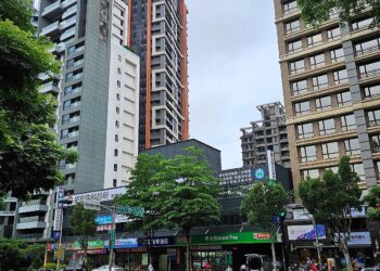 管理費80變100心淌血…網友反讚：恭喜社區水準不錯