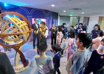 翻轉大未來-點燃科學夢-偏鄉科學小樹苗科工館探索科技奧秘