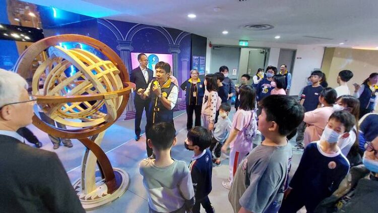 翻轉大未來-點燃科學夢-偏鄉科學小樹苗科工館探索科技奧秘