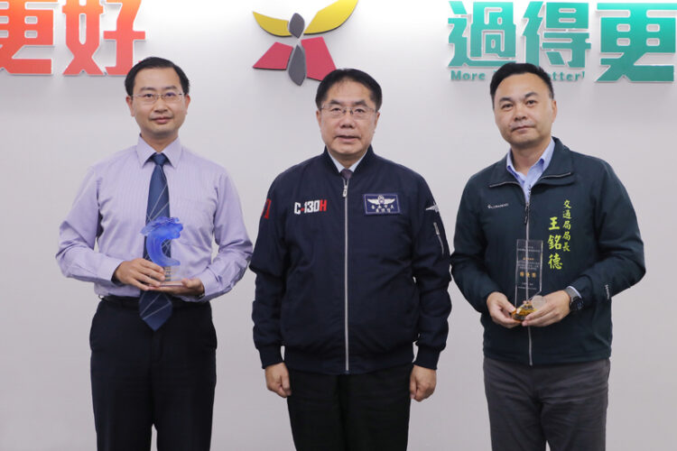 南市智慧交通治理-榮獲「優良應用獎」-與交通部智慧運輸系統發展建設計畫評鑑「特優」-雙獎