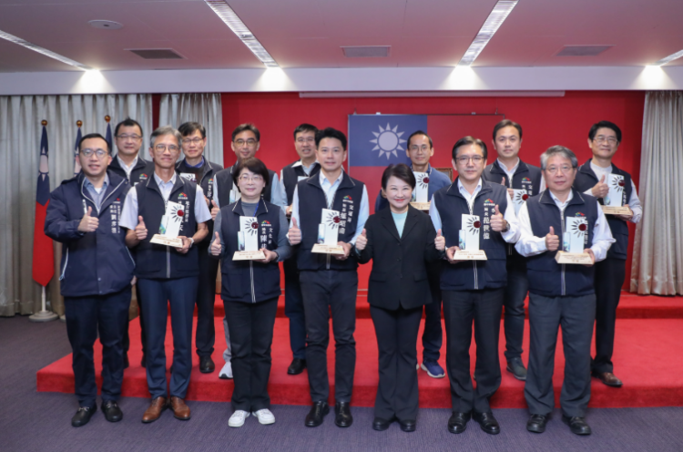 創新科技保障市民不動產權益！臺中地政團隊簡政創新再獲獎