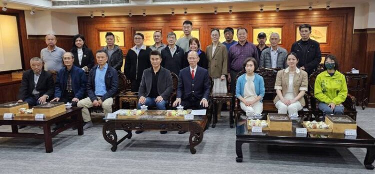 媽祖聯合會台灣總會發表「乾坤開運大法:四大神獸鎏金瓷茶具典藏聖物」 深受社會、宗教界矚目 媽祖聯合會台灣總會發表「乾坤開運大法:四大神獸鎏金瓷茶具典藏聖物」-深受社會、宗教界矚目