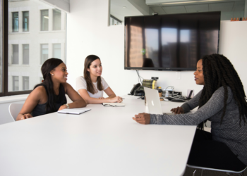 從私立大學到國立碩士，學歷差距讓她的求職機會暴增！