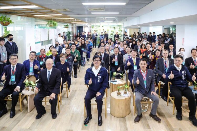 出席南方淨零倡議論壇暨展覽-陳其邁：結合企業之力-落實減碳維持城市環境力