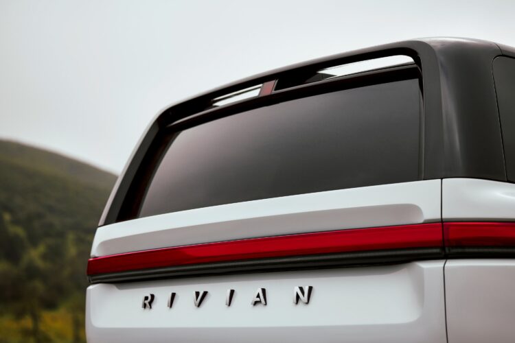 美國新創電動車廠-rivian-2024-年-q4-財報首度轉盈-但-2025-年銷售前景受挑戰