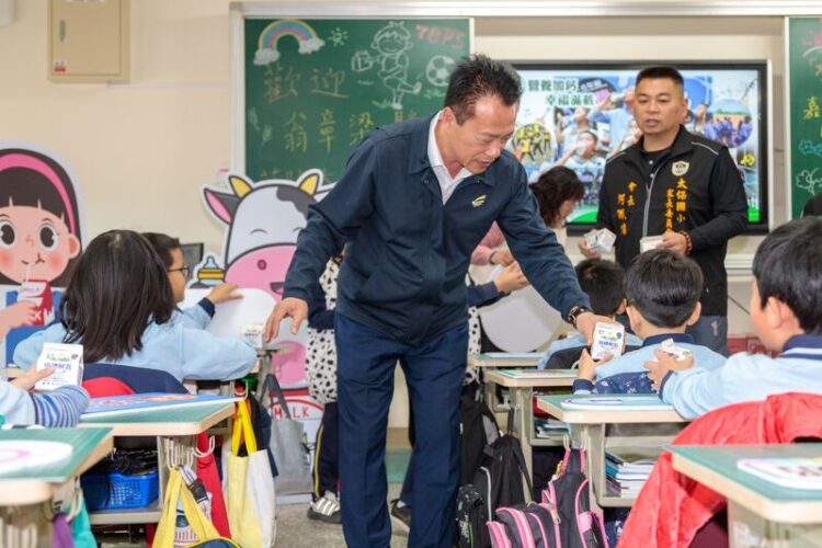 嘉義縣不間斷供應牛羊豆奶-近3萬學生受惠