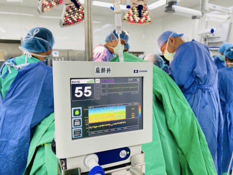 高雄秀傳「精準麻醉」 手術更安全、復原更快速! 高雄秀傳「精準麻醉」-手術更安全、復原更快速!