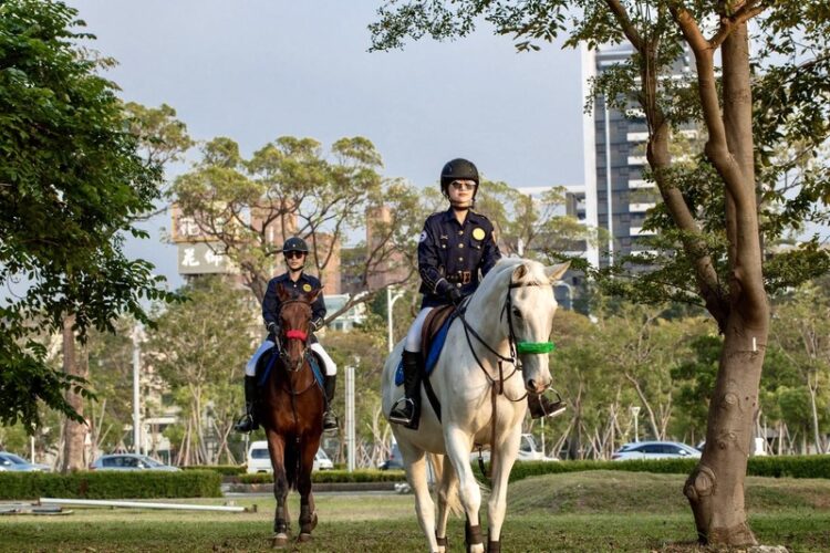 義大皇家酒店海陸守護體驗營登場！-騎警隊駿馬、偵搜犬聯手出擊兒童節必玩！
