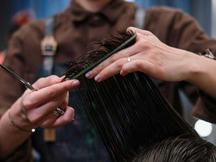 新北土城髮廊貓奴瘋狂打卡 邊剪髮邊擼貓 新北土城髮廊貓奴瘋狂打卡 邊剪髮邊擼貓