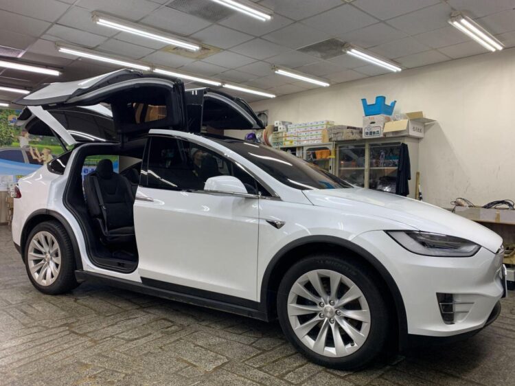 預防高溫 新竹隔熱工程降溫省電費 預防曝曬車內高溫 新竹隔熱紙施工推薦 室內降溫節省冷氣電費