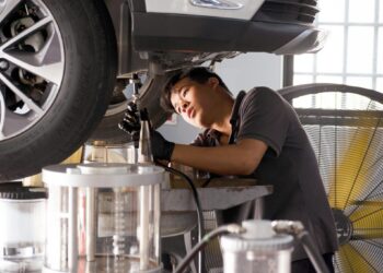 台中大里汽車保養推薦 韓式深度清潔與透明服務 讓愛車更耐用