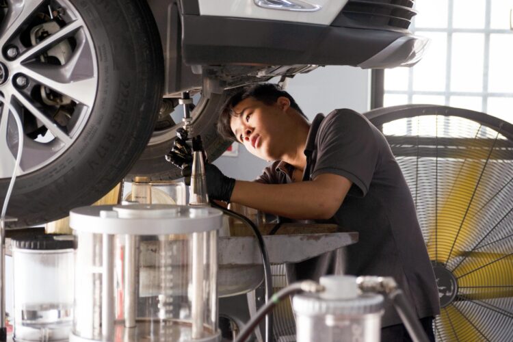 台中大里汽車保養 韓式深度清潔受歡迎 台中大里汽車保養推薦 韓式深度清潔與透明服務 讓愛車更耐用