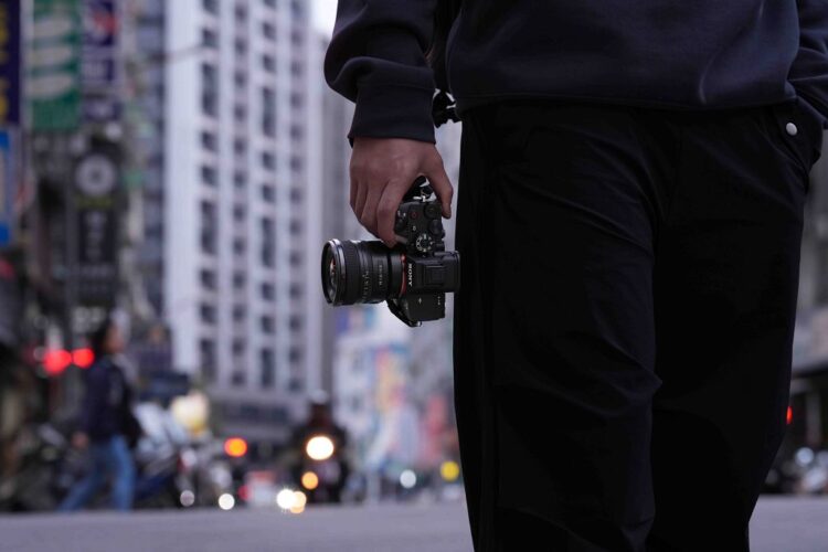 發揮高解析度、散景及強大近拍能力，Sony 發表 E 接環 FE 16mm F1.8 G超廣角定焦鏡頭