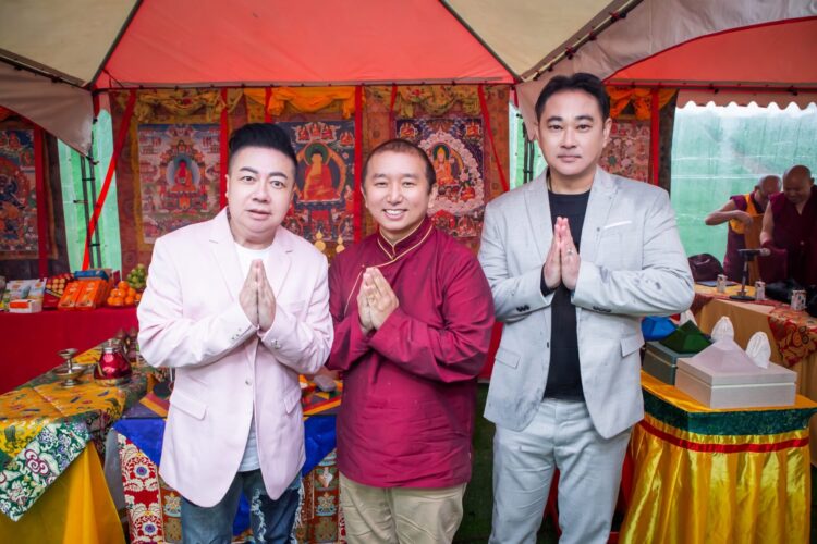 雪歌仁波切主持祈福大會 小彬彬、董至成現身參與 雪歌仁波切主持「金字塔能量園」祈福大會 小彬彬、董至成現身參與