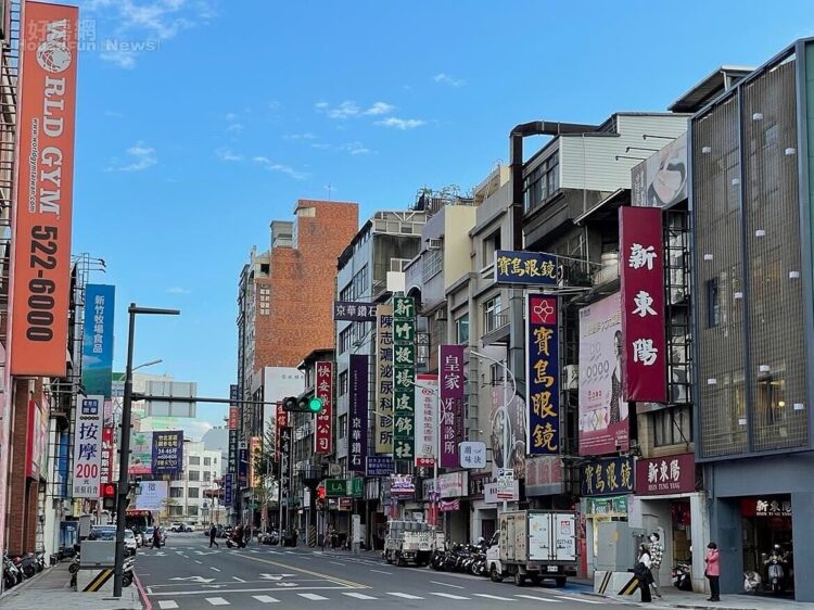 買下老透店漲租1萬...逼走美容業老闆娘!貪房東結局慘「不知2、3樓全壁癌」 買下老透店漲租1萬…逼走美容業老闆娘!貪房東結局慘「不知2、3樓全壁癌」