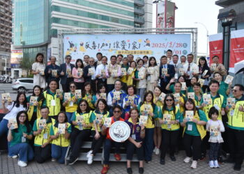 「反毒1加1—讓愛1家1」公益市集開幕-吸引民眾參加