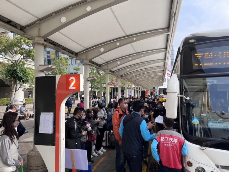 返家搭客運不疲勞 再享票價優惠只到今天 返家搭客運不疲勞-再享票價優惠只到今天