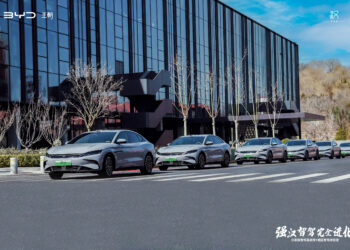 比亞迪-2-月銷量突破-32-萬輛，海外市場成長近-188%