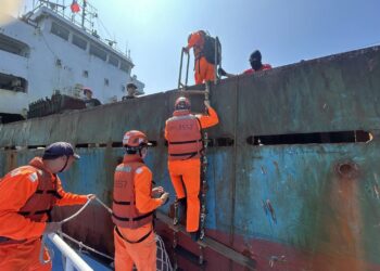 可疑貨輪又現蹤！海巡再次強勢登檢「寶順」輪