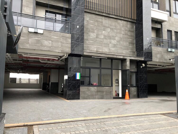 民眾訝異「新加坡式建築」1樓車位也要繳房屋稅!官方這樣回應 民眾訝異「新加坡式建築」1樓車位也要繳房屋稅!官方這樣回應