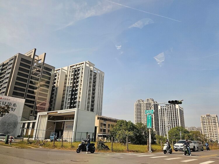 「全民等降價」心態發酵!專家:脫手賣壓將現 「全民等降價」心態發酵!專家:脫手賣壓將現