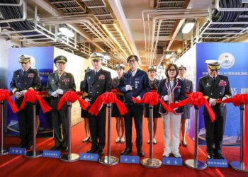 海軍敦睦支隊環島航訓開放-首站高雄新濱碼頭登場