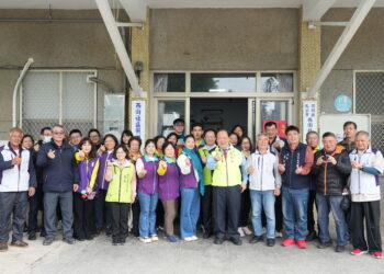 西衛社區榮獲全國紫絲帶社區初級預防認證-陳光復親臨祝賀頒贈獎勵金