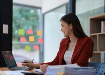 跟宇宙許願！掌握吸引力法則4項祕訣-職場高升輕而易舉