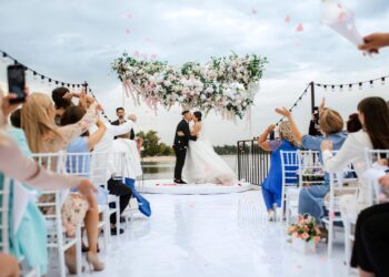 參加婚禮要怎麼穿搭？6個時尚tips化身最美賓客