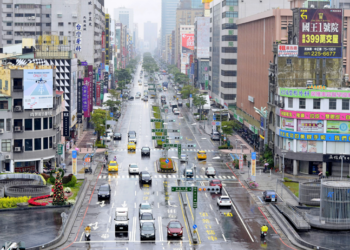 高雄房市分析：專家指出房價下跌加劇，買方觀望情緒升高，租屋市場異常火熱