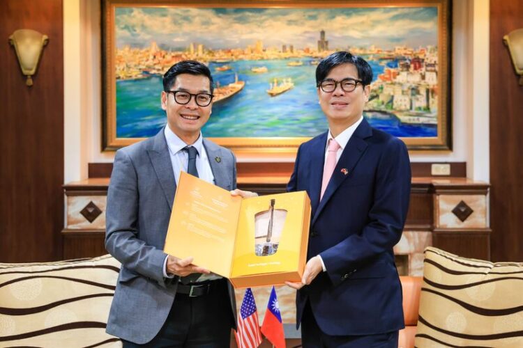 美國華裔民選官員協會拜會陳其邁 盼開創教育及防災領域合作 美國華裔民選官員協會拜會陳其邁-盼開創教育及防災領域合作