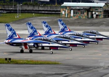 顧部長立院專案報告-說明勇鷹交機進度及失事檢修狀況