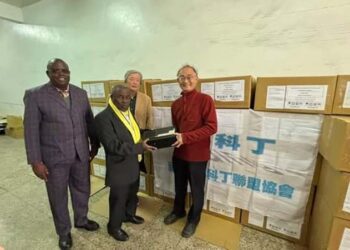 黃柏霖推動「非洲智慧光明燈」計畫-助肯亞與史瓦帝尼學童接軌科技