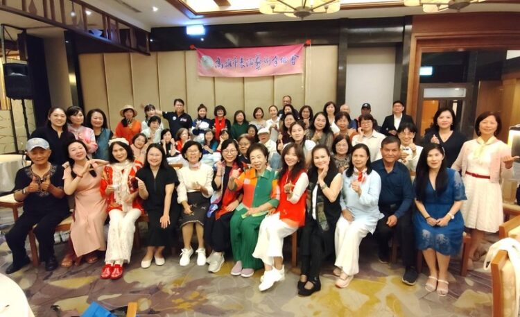 高雄市表演藝術家協會舉辦春節茶藝活動-藝術與茶文化的完美融合