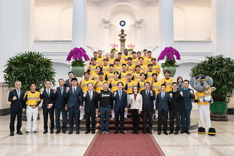 總統接見2024年職棒總冠軍 細數球員優異表現 盼推廣全民運動 壯大運動產業 總統接見2024年職棒總冠軍-細數球員優異表現-盼推廣全民運動-壯大運動產業