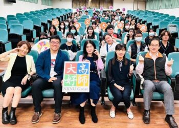 高師大策辦「人文fun遊」-高中生體驗ai×人文迎接新未來