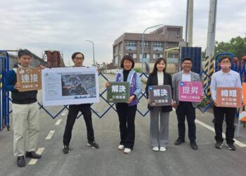 關心地方建設-黃秋媖爭取打通蚵仔寮中正路接新台17線