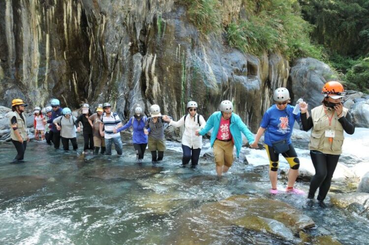 哈尤溪落石意外 遊客已平安返家 營運團隊即刻啟動因應作為 哈尤溪落石意外-遊客已平安返家-營運團隊即刻啟動因應作為