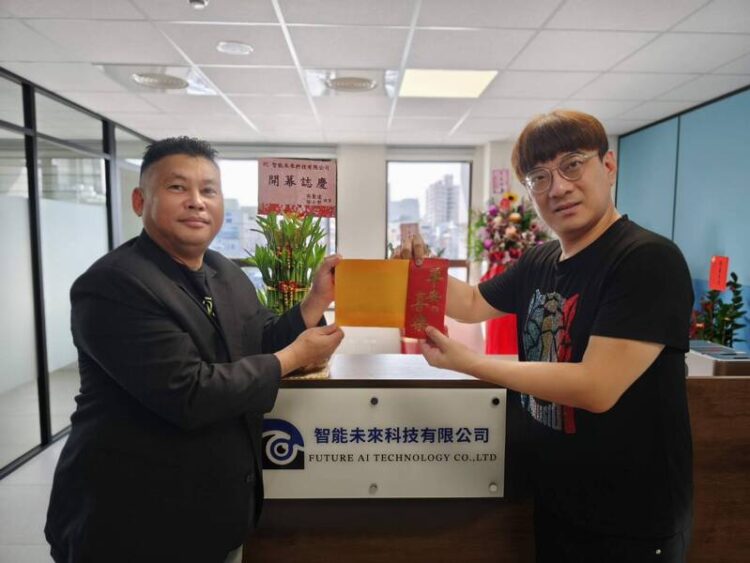 「痛苦歌王」孫情高雄演唱會 企業捐票贊助社區長輩重溫舊夢 「痛苦歌王」孫情高雄演唱會- 企業捐票贊助社區長輩重溫舊夢