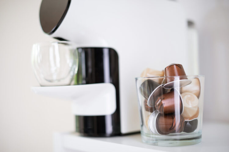 膠囊咖啡機是咖啡救星還是懶人陷阱?咖啡控一定要看這篇 膠囊咖啡機是咖啡救星還是懶人陷阱?咖啡控一定要看這篇