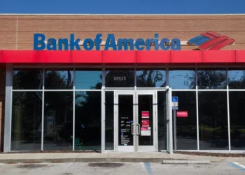 美國銀行業掀關店潮！多家巨頭收縮營運-德銀同步裁員