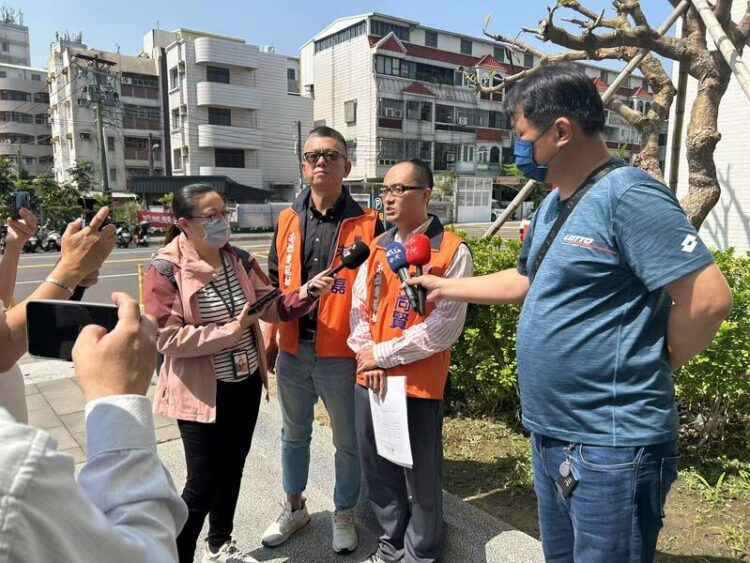 高雄雙罷劫被恐嚇-今赴鳳山分局報案