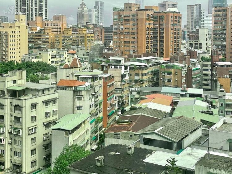 囤房稅20今年5月開徵！相鄰2戶打通「這樣設籍」享1.2％自住優稅