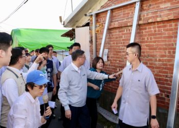 黃偉哲陪同-行政院長卓榮泰視察台南楠西震災復原