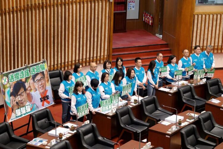 陳其邁高雄市議會施政報告 三黨質詢聚焦數據真實性與產業發展 陳其邁高雄市議會施政報告-三黨質詢聚焦數據真實性與產業發展