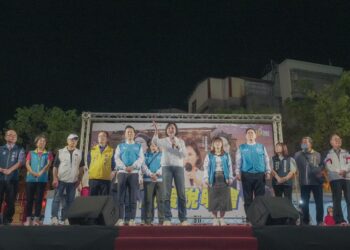 國民黨「還錢與民，守護民主、人民作主」政策高雄說明會-藍白支持者千人到場