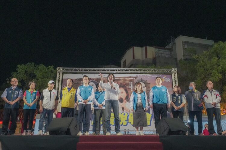 國民黨「還錢與民,守護民主、人民作主」政策高雄說明會 藍白支持者千人到場 國民黨「還錢與民,守護民主、人民作主」政策高雄說明會-藍白支持者千人到場