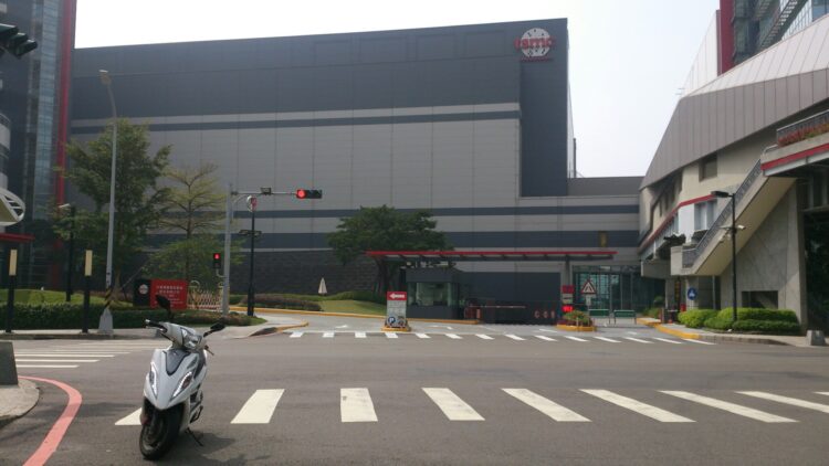 房貸條件緊縮!利率升至3.35% 貸款成數剩7成3 學者示警房價泡沫 房貸條件緊縮!利率升至3.35%-貸款成數剩7成3-學者示警房價泡沫