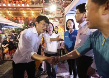 黃國昌主席高雄宣講現場沸騰-群眾高喊「民進黨還錢」！