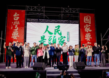 民進黨、民眾黨高雄同步舉辦活動，政治熱潮升溫